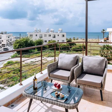Mia Sirena Lighthouse Katw Διαμέρισμα Πάφος